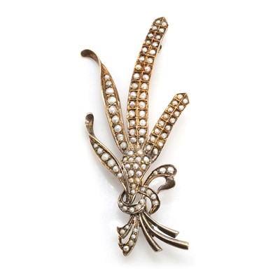 Lot 298 - A split pearl spray brooch