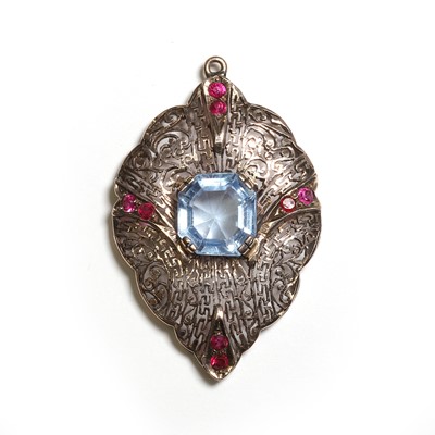 Lot 42 - A synthetic blue spinel and synthetic ruby pendant
