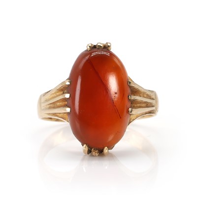 Lot 133 - A carnelian single stone ring