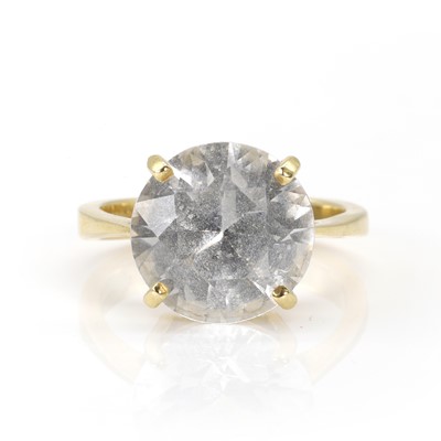 Lot 131 - An 18ct gold synthetic colourless sapphire ring
