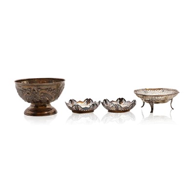 Lot 80 - A collection of silver items