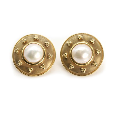 Lot 209 - A pair of 18ct gold and mabé pearl disc shaped earrings