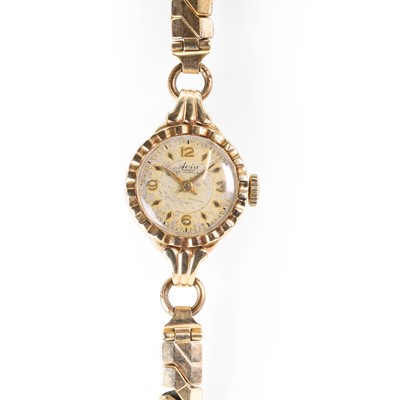 Lot 416 - A 9ct gold Avia mechanical watch