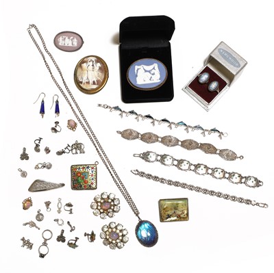 Lot 331 - A group of silver and costume jewellery