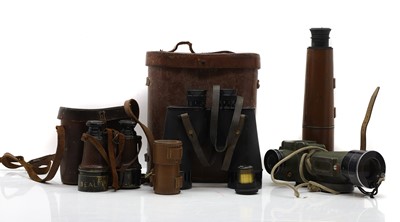 Lot 485 - A WW2 three drawer telescope
