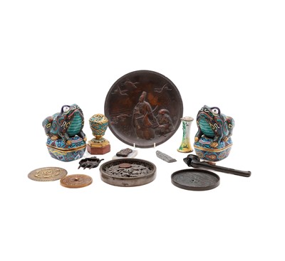 Lot 83 - A collection of Chinese and Japanese miscellaneous