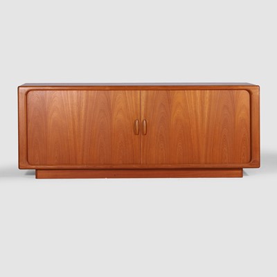 Lot 215 - Dyrlund