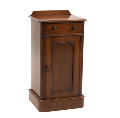 Lot 591 - A Victorian mahogany bedside cupboard