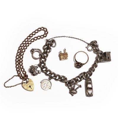 Lot 326 - A small group of gold and silver jewellery