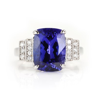 Lot 294 - A white gold tanzanite and diamond ring