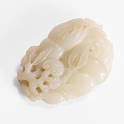 Lot 530 - A Chinese jade pendant