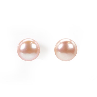 Lot 154 - A pair of pearl stud earrings