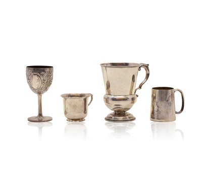 Lot 46 - A group of silver items