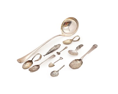 Lot 42 - A group of silver items