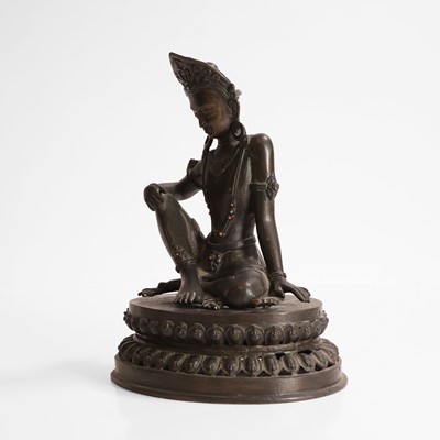 Lot 17 - A hollow-cast bronze figure of Bodhisattva