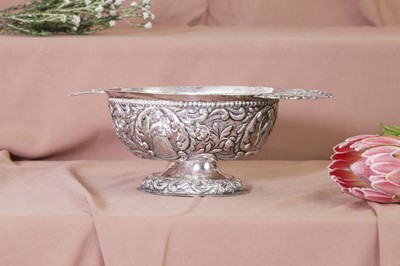 Lot 303 - A silver brandy bowl
