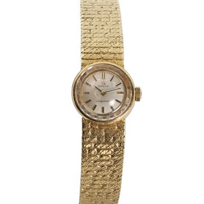 Lot 352 - A ladies' 18ct gold Omega Ladymatic bracelet watch