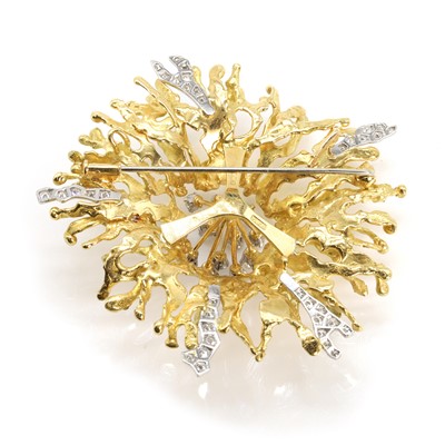 Lot 119 - An 18ct gold diamond set brooch, by Andrew Grima