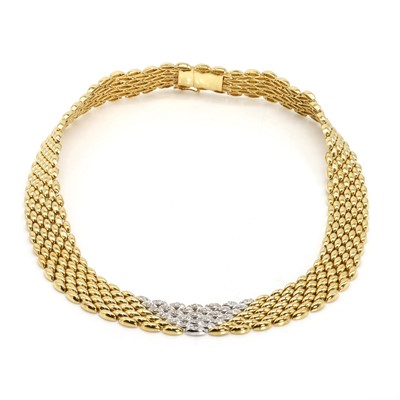 Lot 279 - A two-tone gold and diamond necklace