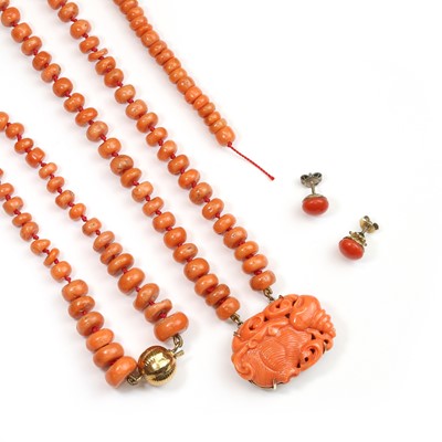 Lot 302 - A red coral necklace and bracelet set