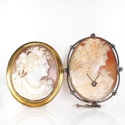 Lot 214 - Two shell cameo brooches