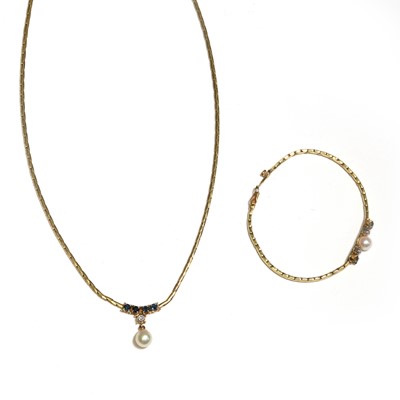 Lot 216 - A 9ct gold cultured pearl and sapphire bracelet and necklace set