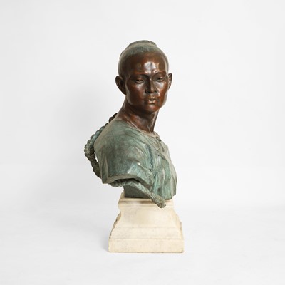 Lot 533 - A bronze bust of a Chinese man