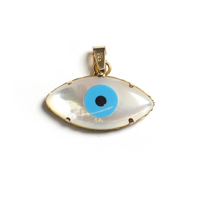 Lot 177 - A mother of pearl evil eye charm/pendant