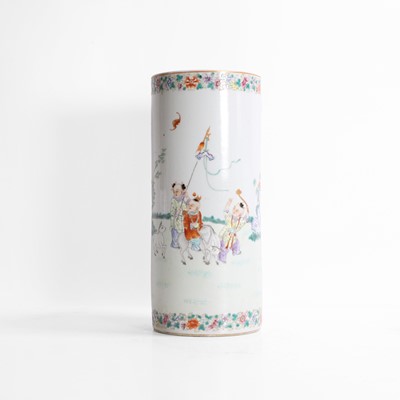 Lot 605 - A Chinese famille rose vase