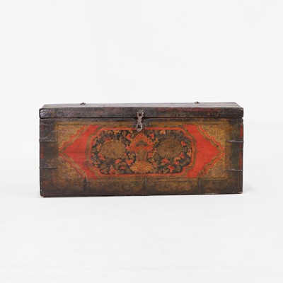 Lot 91 - A small painted pine chest