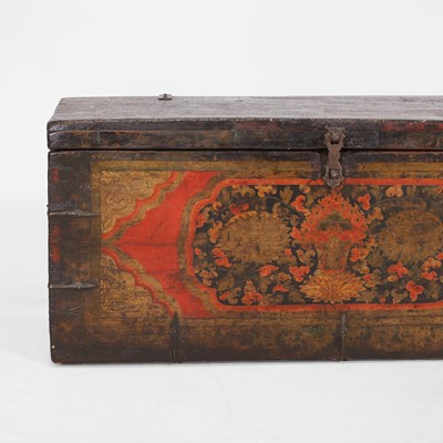 Lot 91 - A small painted pine chest