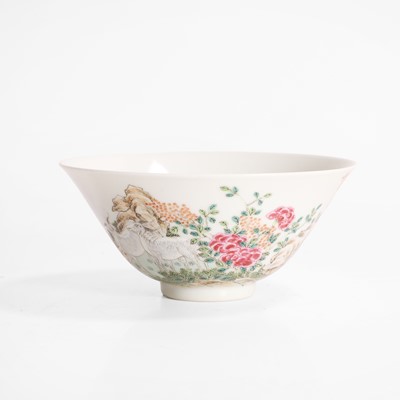 Lot 293 - A Chinese famille rose bowl