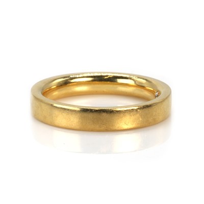 Lot 190 - An 18ct gold band ring, by Boodles