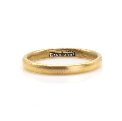 Lot 368 - A 22ct gold wedding ring