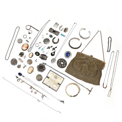 Lot 321 - A box of antique and vintage silver jewellery items
