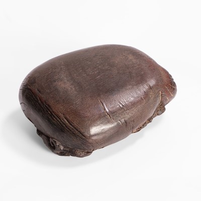 Lot 88 - A carved horn brush washer