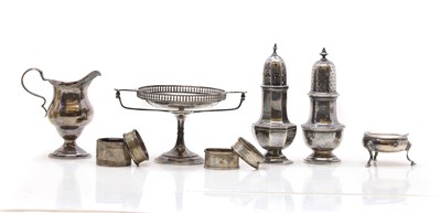 Lot 16 - A collection of silver items
