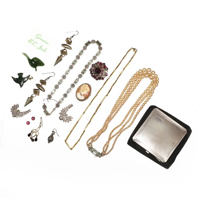 Lot 332 - A group of silver and costume jewellery