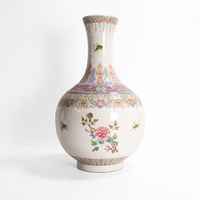 Lot 319 - A Chinese famille rose vase