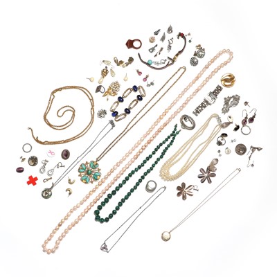 Lot 337 - A collection of gold, silver and costume jewellery