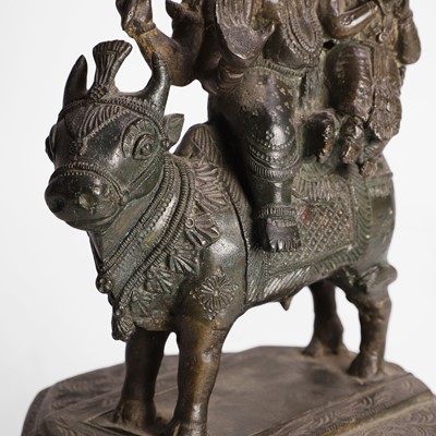 Lot 86 - A bronze figural group