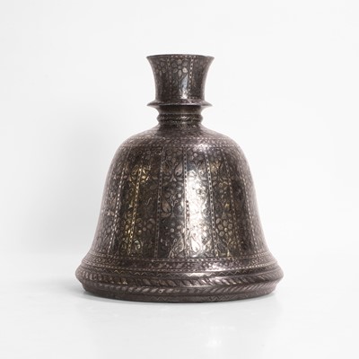 Lot 467 - An Indian silver-inlaid bidri hookah base