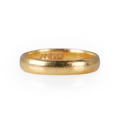 Lot 369 - A 22ct gold wedding ring