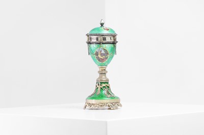 Lot 292 - A silver-gilt and guilloché enamel timepiece