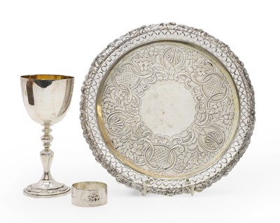 Lot 36 - A selection of silver items
