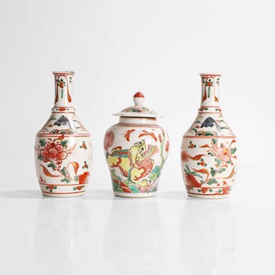Lot 81 - A pair of Chinese wucai vases