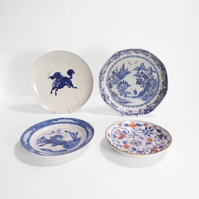 Lot 83 - A collection of Chinese blue and white plates