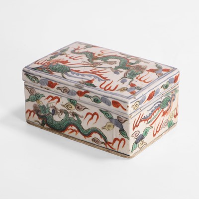 Lot 89 - A Chinese wucai box and cover