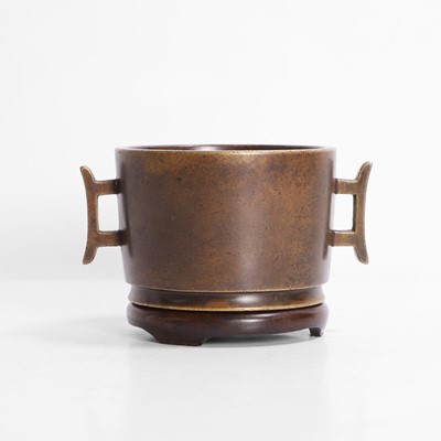 Lot 334 - A Chinese bronze incense burner