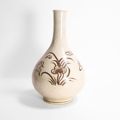 Lot 508 - A Korean porcelain vase